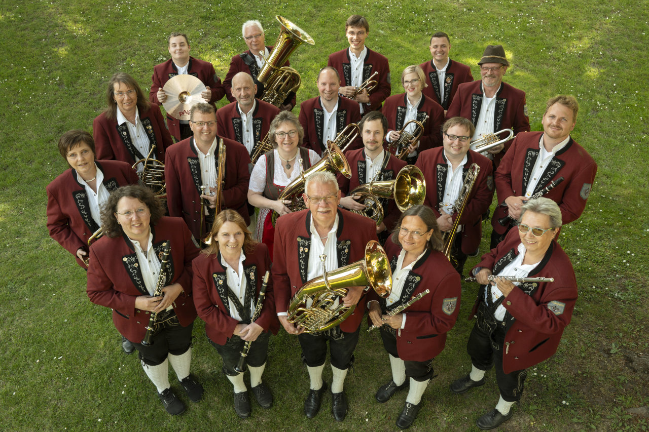 Die Bläsergruppe Obersteinbach von oben